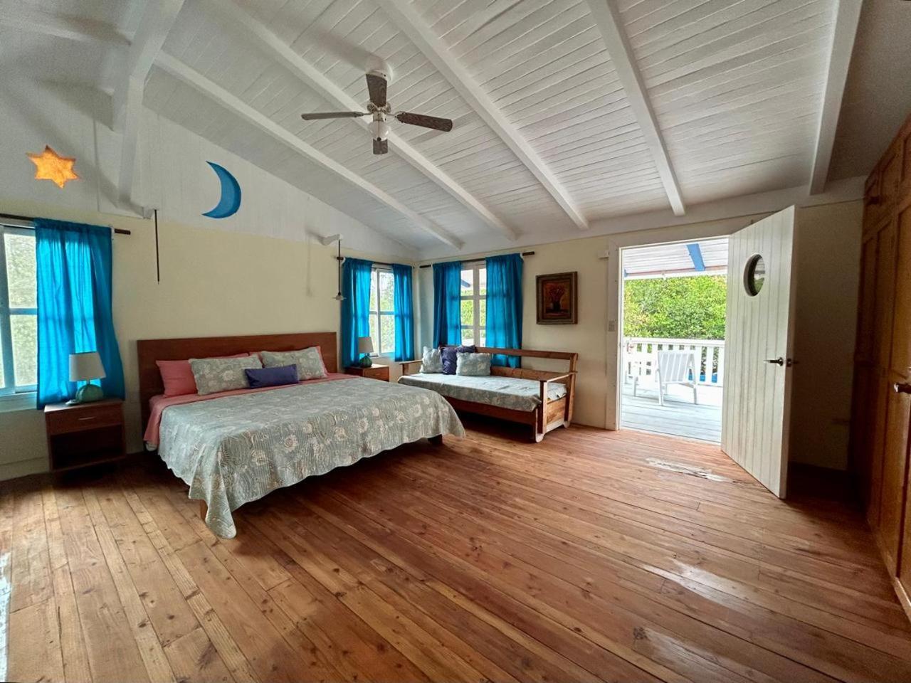 プエルトアヨラ Casa Kubler Bed & Breakfast エクステリア 写真