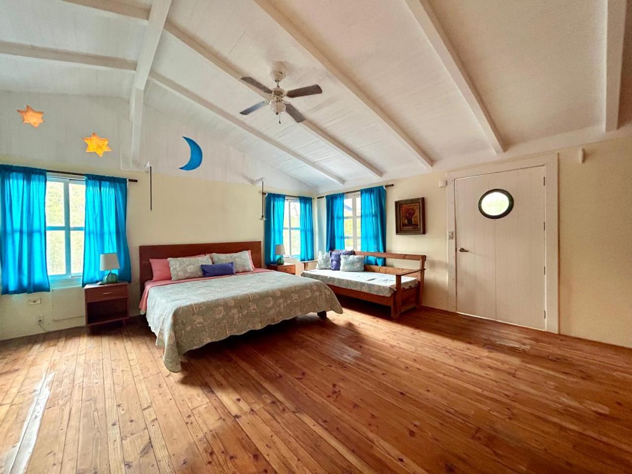 プエルトアヨラ Casa Kubler Bed & Breakfast エクステリア 写真
